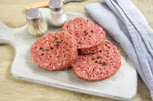 Butcher-style beef minced steaks